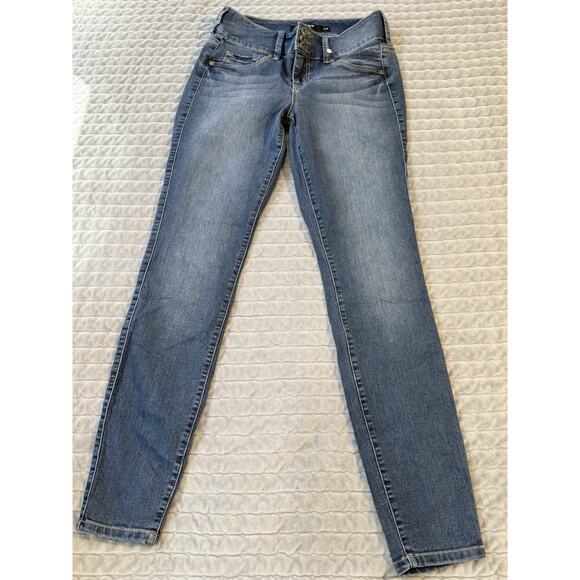 Torrid jeans: Boyfriend Straight fit, Medium Wash, Size 10T - Picture 2 of 7